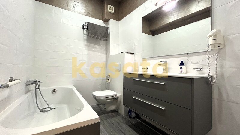 Mamaia, oportunitate investitie, garsoniera White Tower, 41 mp